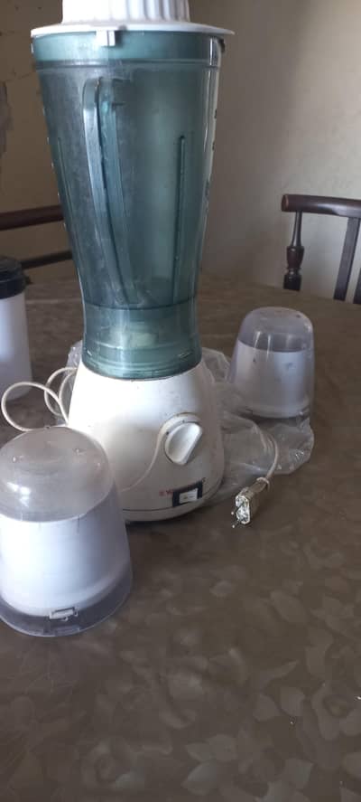 Juicer blender and grinder
