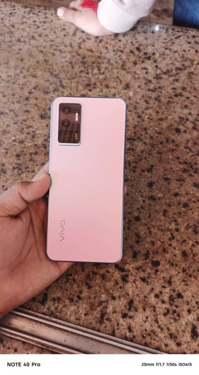 vivo 23e complet box and charger 10 by 10 condition koi falt nhi