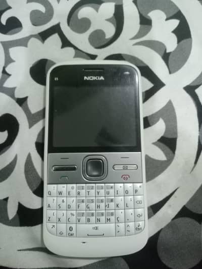 Nokia E5.00