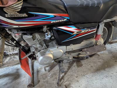 Assalamualaikum. 2019 Model Honda Black color sale demand 135000rajestd