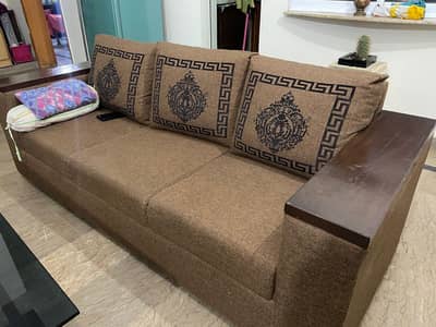 6 seater sofa in very good condition. call# O3O9-5524709