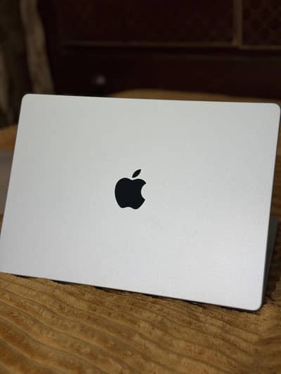 MacBook Pro M4 Pro chip 14 inch 24/512