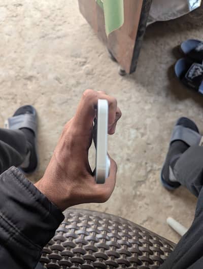 iPhone 16 white colour jv kit only 92% battery health waterpack phone