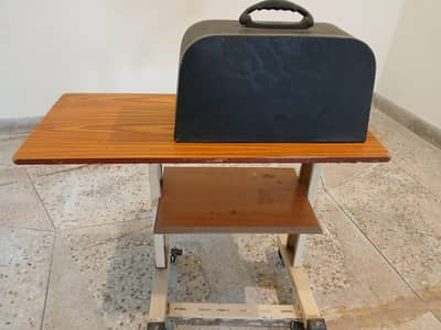 Singer Sewing Machine with table and cover
