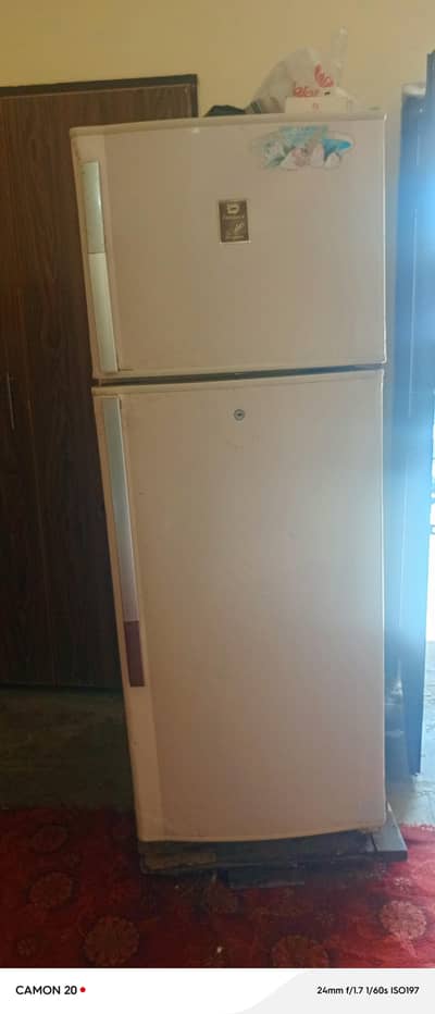 Dawlance fridge working condition. Rs. 35000 whtsup 03405711027