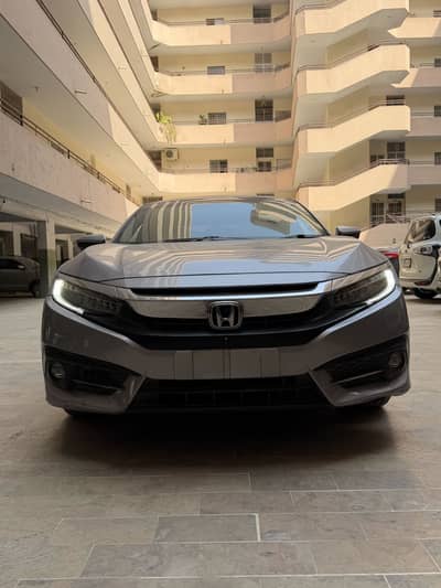 Honda Civic Oriel 1.8 i-VTEC CVT