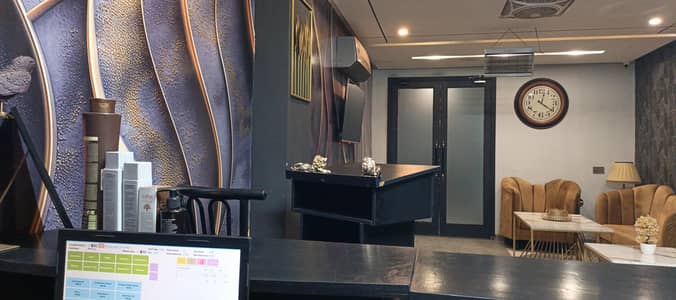 Need barbers 'helpers' meni pedi experts for salon