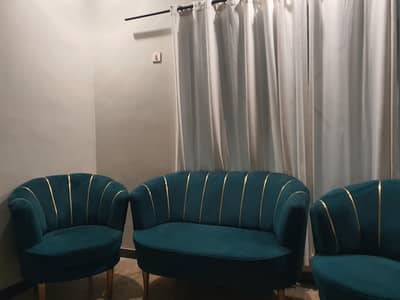 5 seater sofa set. . .