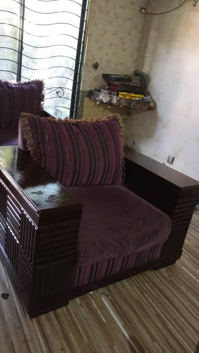 good condition  sofa  0333881976
