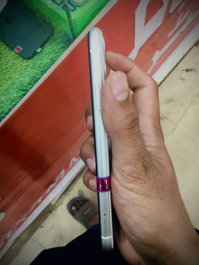 iPhone 11 64gb white brand new only one limited offer