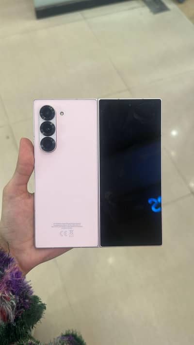 Samsung galaxy z fold 6 | 1 tb storage | 12 gb ram |