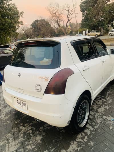 Swift 2012 model white