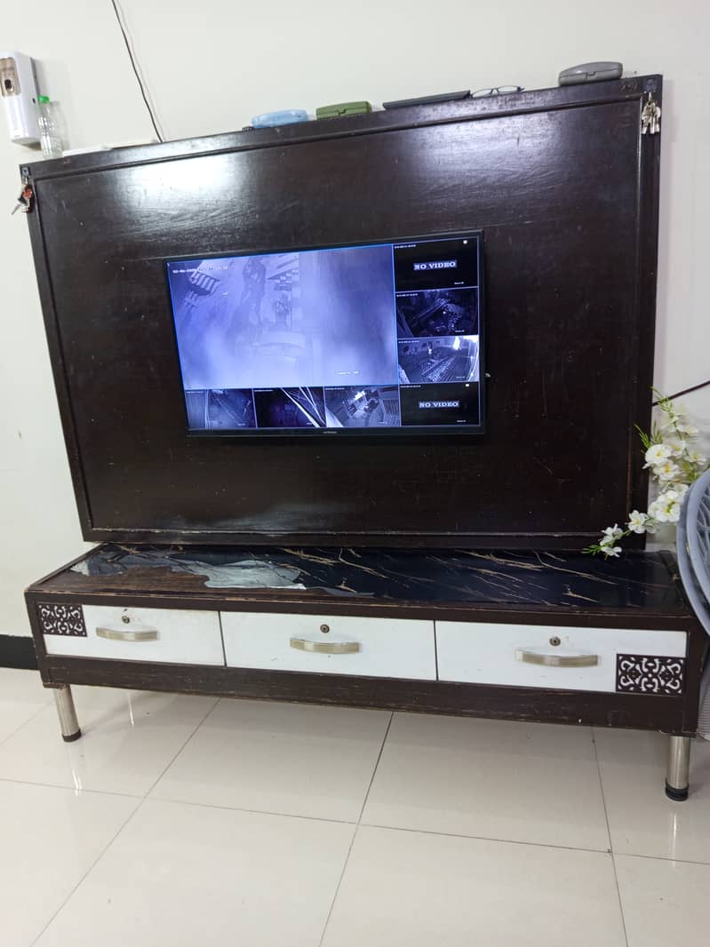 Bed,led wall,dressing table 1