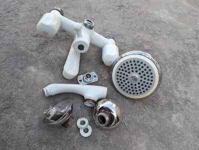 Faisal white shower set