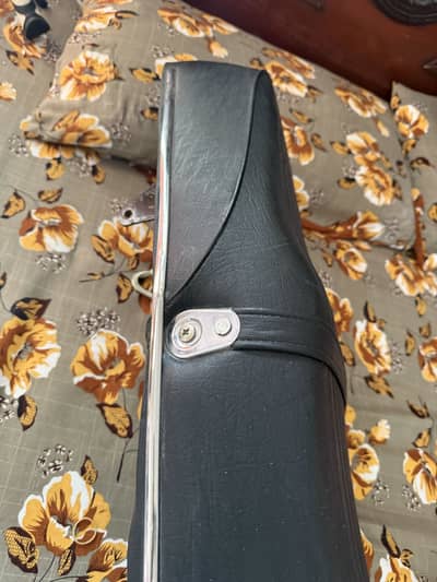 Honda - CD 70 - seat ( never used before)