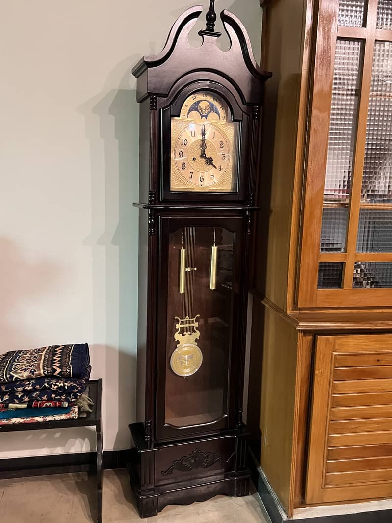 Pendulum clock 0