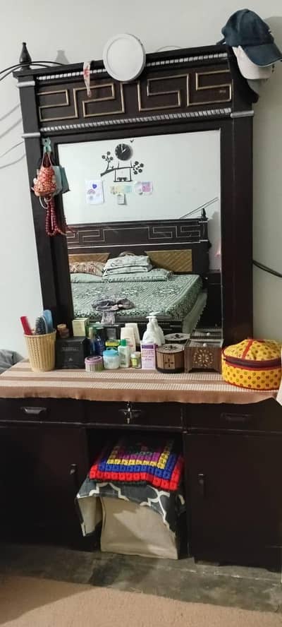 Bedroom Set for sale Without Mattress