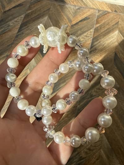 Pearls engraved bracelets