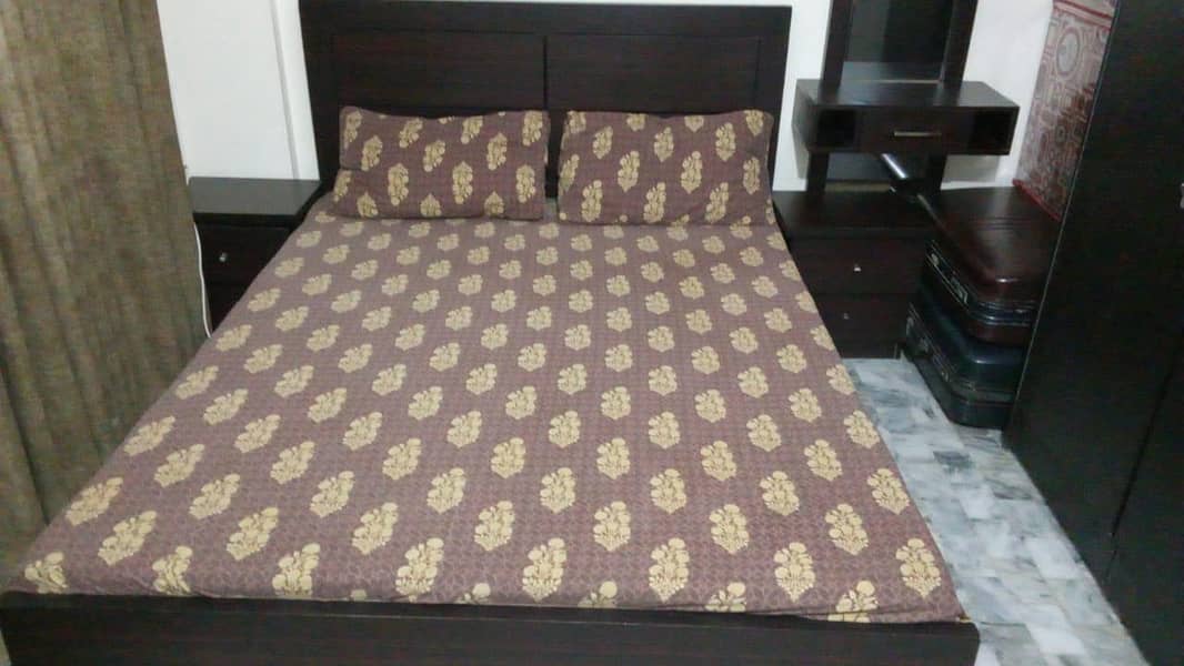 double size bed with dressing table 1