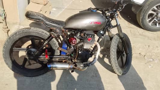 cafe racer Honda 125