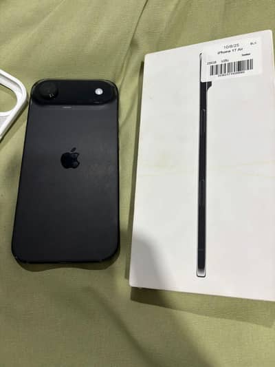 IPHONE 17 AIR NEW WITH BOX AND CHARGER