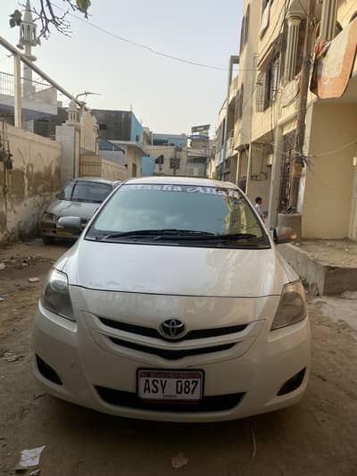 Toyota Belta 2006/2010 Pearl White