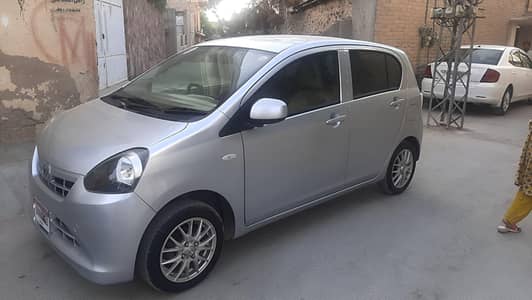 Daihatsu mira 2012