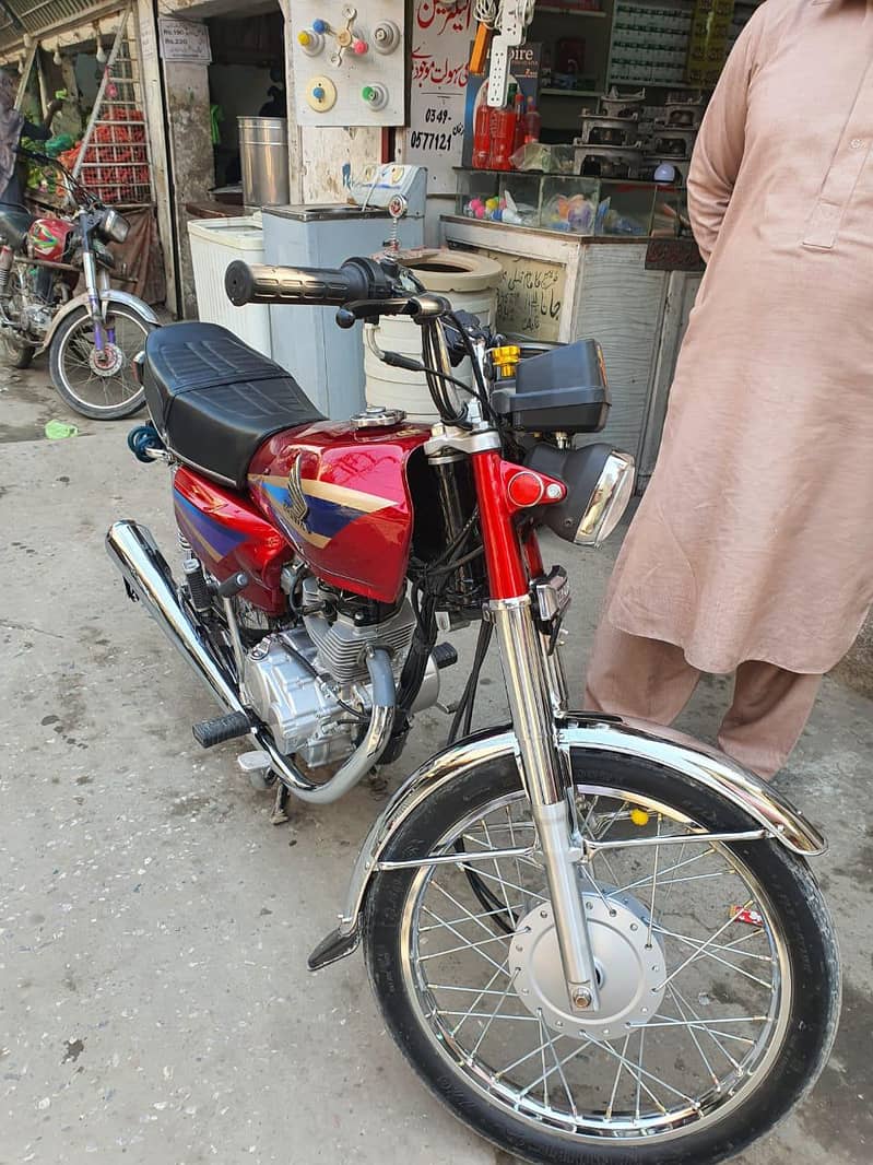 ہونڈا سی جی 125 ریڈ کلر 0