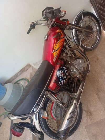 Honda 125 Karachi number urgent for sale (03128542337)