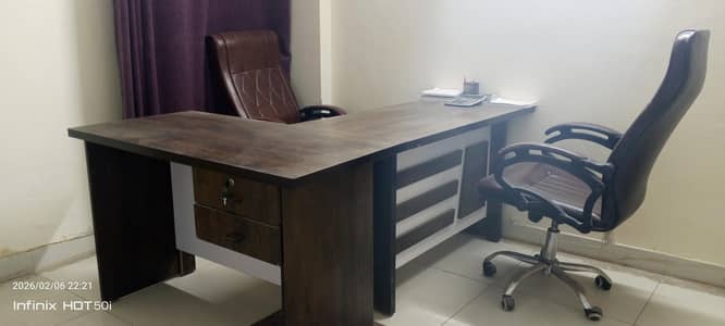 office table new condition