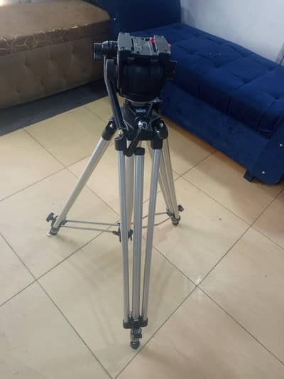 Manfrotto tripod