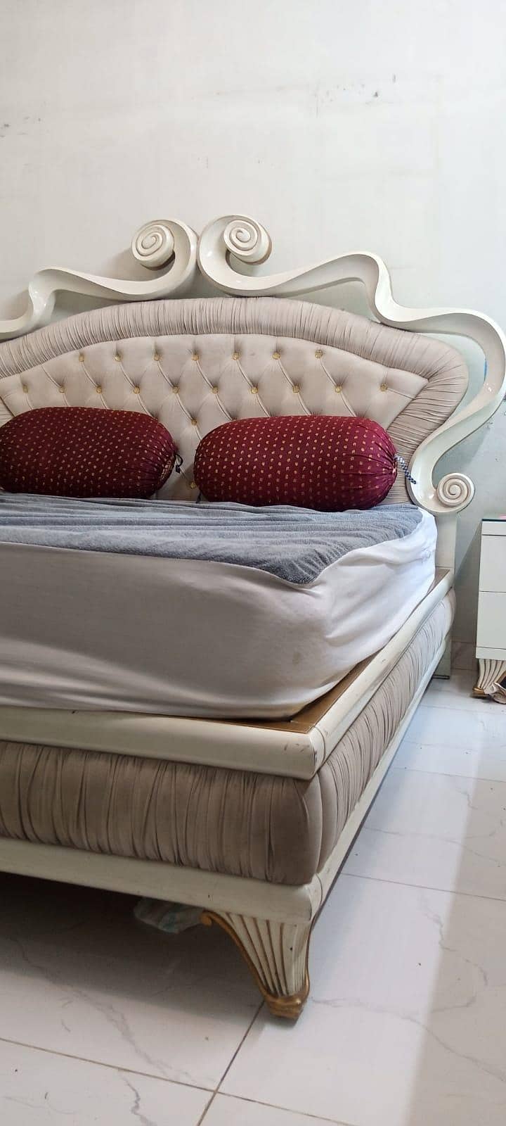double bed with dressing 2