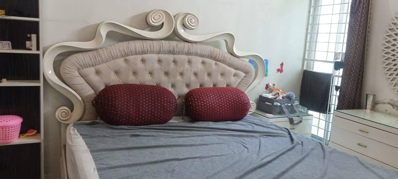 double bed with dressing 1