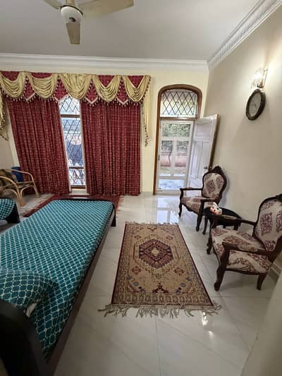 667 Sq. Yd House For Sale In F-10/2