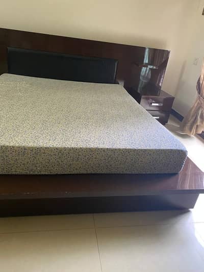 Bed and dressing table in brand new condition