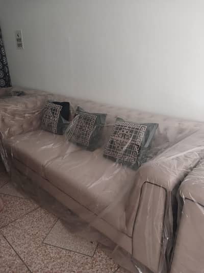 Majestic & Beautifully Designed 5 Seater Sofa