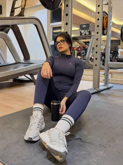 USA needs Female web developer