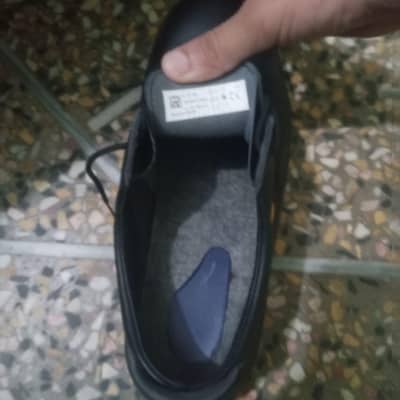 I want to sell my imported  black shoes 10 size  UK brand. .