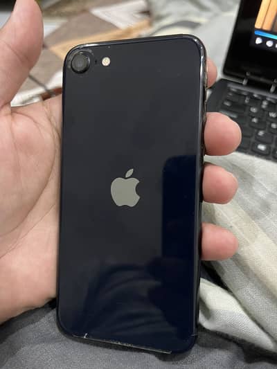 iPhone SE 3 2022 96 bh 10/10 Non pta with box