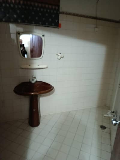 dha phase 1 ground floor 400 yeards 3 bad DD famliy only