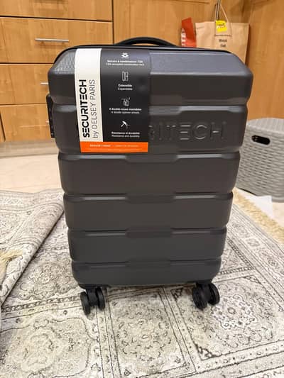 suitcase delsey brand new