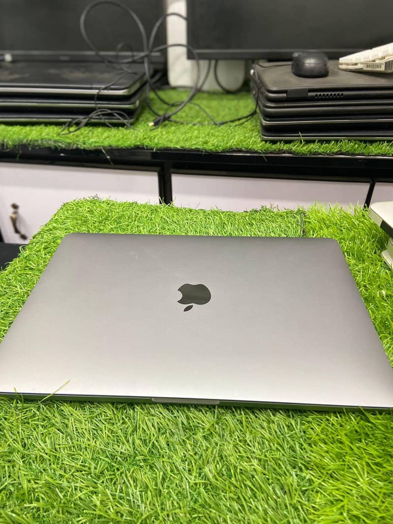 MacBook Pro (13-inch, 2020, Four Thunderbolt 3 ports) - Laptops 4