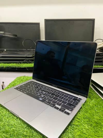 MacBook Pro (13-inch, M1, 2020) -laptops