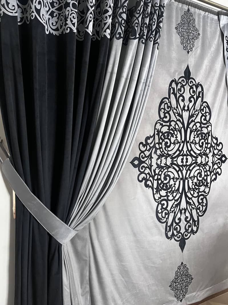 Window curtains 0