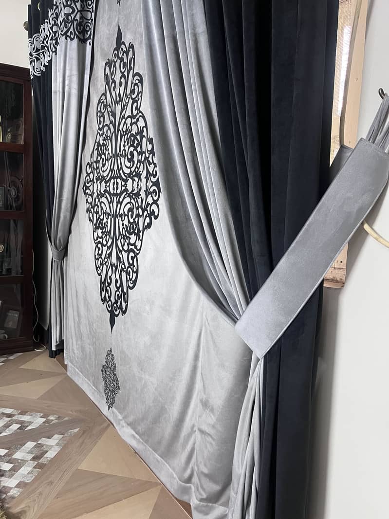 Window curtains 1