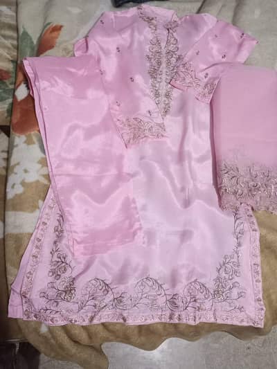 3 pc stitched embroidered suits