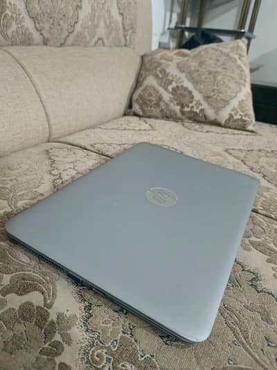 Hp 820 G4 (elite book)