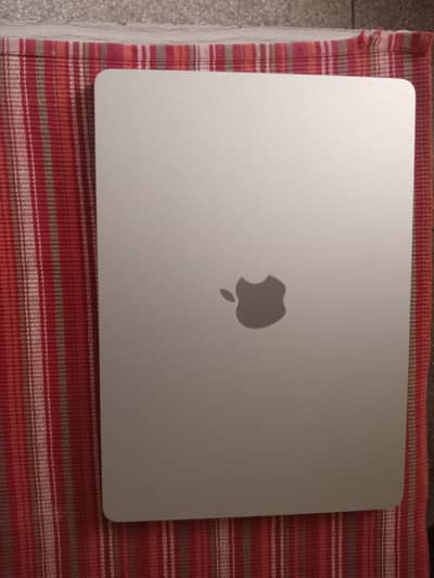 MacBook Air M2 13.6 inch 8GB/256GB(Price negotiable)