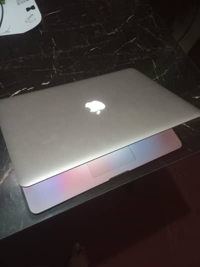 Macbook pro 2015 I7 Processor 2GB  Graphics card