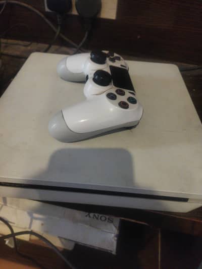 playstation 4 white rare edition  best condition